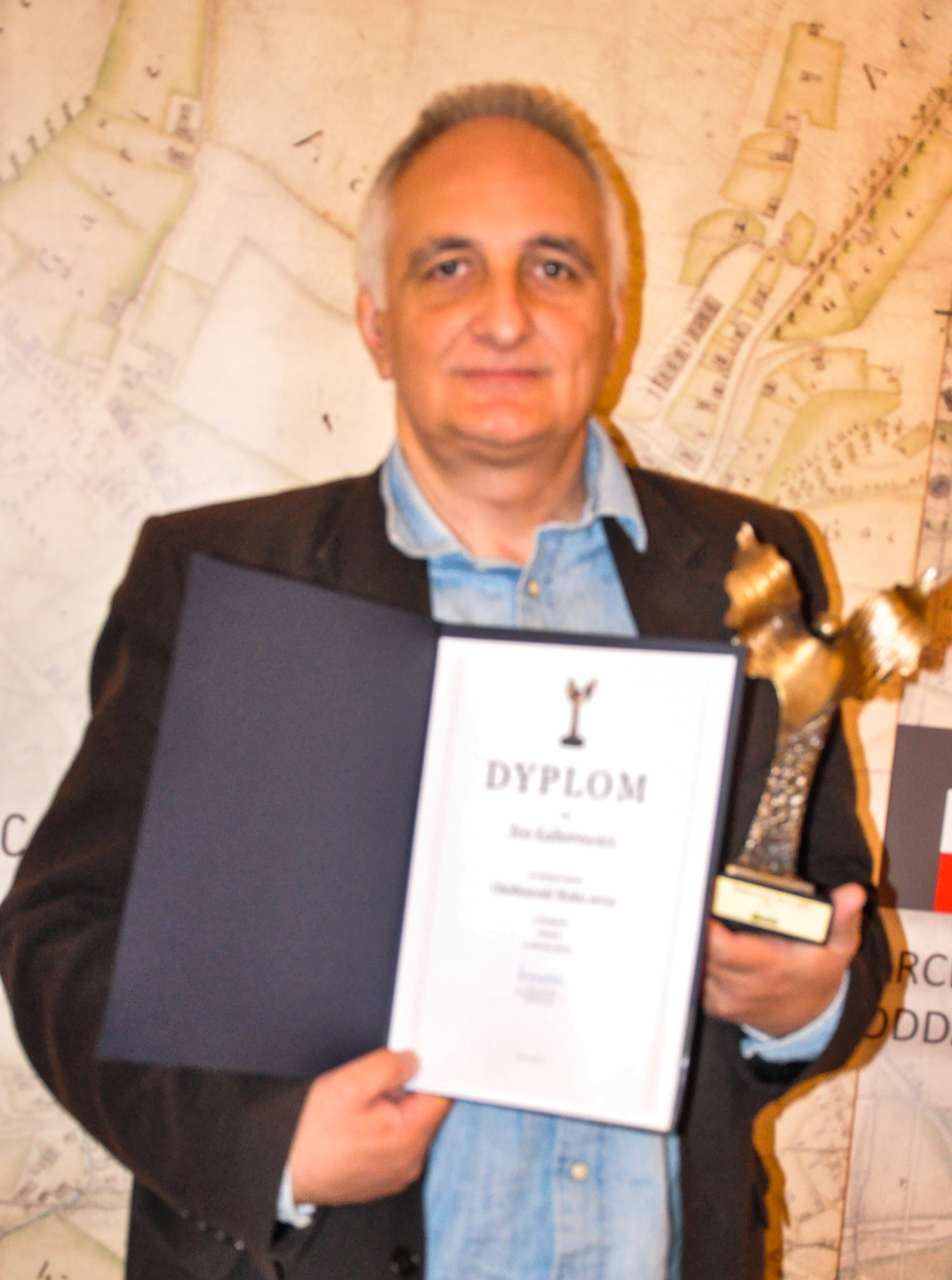 Ivo Łaborewicz ze statuetką