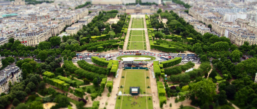 Widok z drona naAvenue des Champs-Élysées, Paris