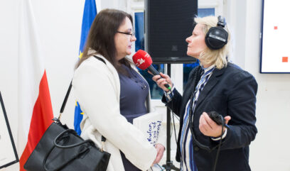 Laureatka Eleonora Węgłowska-Bulińska rozmawia z dziennikarką Polskiego Radia.