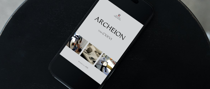 Telefon z otwartym numerem Archeionu na ekranie